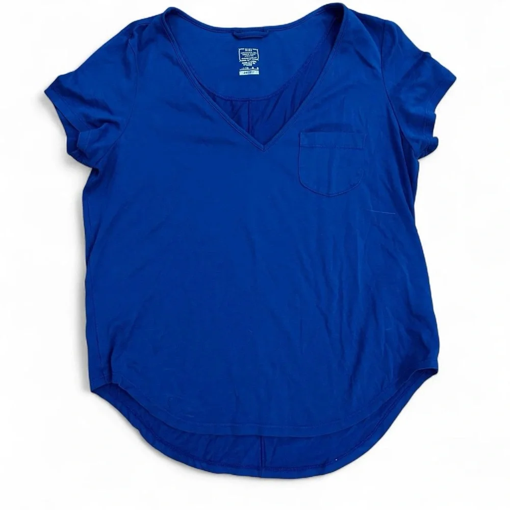 Nike girl’s high quality dri-fit blue short sleeve shirt with pocket